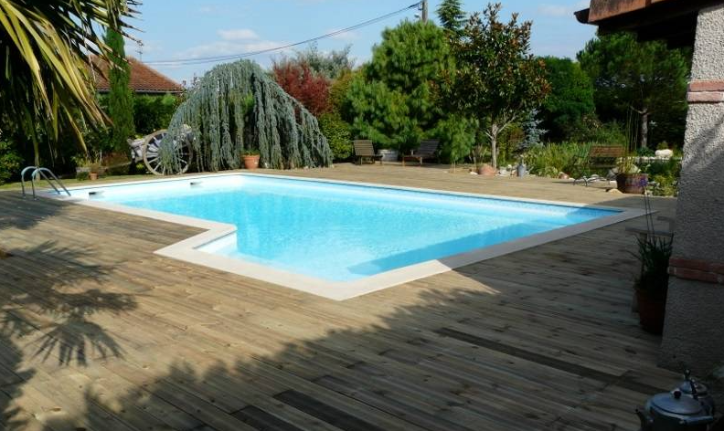 Création et conception de plage de piscine et de bassin